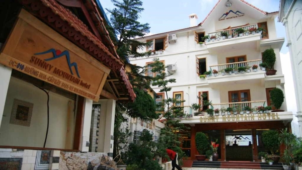 Sunny Mountain Hotel